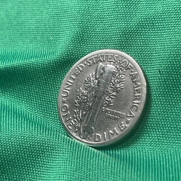 1937 S Silver Dime 87 Years Old Antique  10 Cent Coin- AU Brilliant - Picture 2 of 5